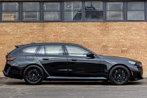 2026 M5 Touring, Bajo Kilometraje, Motor en Excelente Estado, Transmisión Automática, Techo Panorámico, Faros LED, Listo para Enviar - Product Image 4