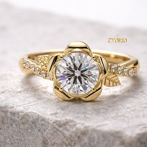 Anillo de Compromiso Solitario Floral de Lujo, Anillo de Flores con Diamante Cultivado en Laboratorio de Corte Redondo, Oro de 14K - Product Image 1
