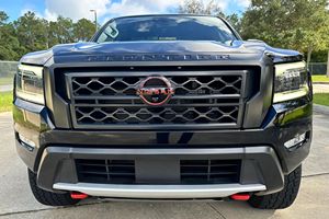 Auto Usado Equipado, <span class=keywords><strong>Nissan</strong></span> <span class=keywords><strong>Frontier</strong></span> PRO-4X 2023, Cabina Doble <span class=keywords><strong>4x4</strong></span>, Listo para Enviar - Product Image 2