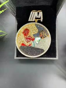 Chaîne de pendentif en forme de Moissanite DIEU Vs DIABLE pour hommes, disponible à un prix abordable - Product Image 2