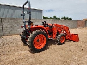 Tracteur agricole compact 4x4 électrique 30 CV avec prise de force, transmission par engrenages et composants moteur et transmission, modèle 2024 pour L2501, à vendre - Product Image 4