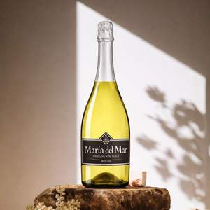 Vino Espumoso Blanco Semidulce Maria del Mar, Airen y Tempranillo, 9.5% ABV, Vino Espumoso Español, 750 ml - Product Image 2