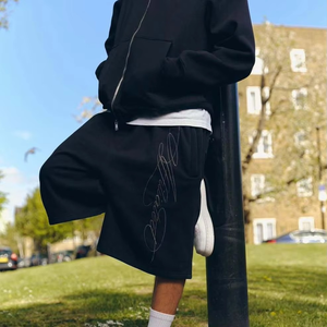 Conjunto de Sudadera con Capucha y Pantalones Cortos Unisex Personalizado, 100% Algodón, Estilo Holgado, Color Sólido, Transpirable, Ecológico, Bordado, Ropa Deportiva Urbana para Otoño - Product Image 3