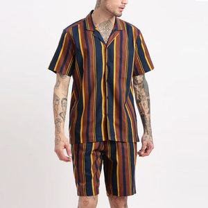 Stand Collar Cool Fabric Aspecto atractivo Hombres Playa Impreso Pantalones cortos Conjunto Hecho en fábrica Color sólido Ropa de verano Conjunto de pantalones cortos estampados - Product Image 1