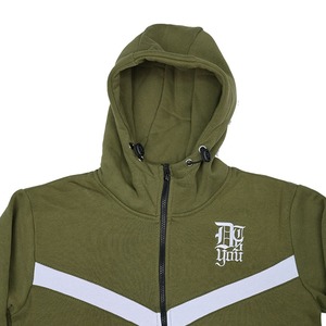 ชุดวอร์มผ้าฟลีซสองชิ้นพร้อมโลโก้ปักลายและพลอยเทียมสำหรับผู้ชายชุดออกกำลังกายกางเกงออกกำลังกายในยิมสีเขียว & ขาว - Product Image 6