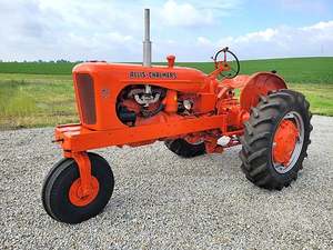 Tractor Agrícola ALLIS-CHALMERS WD45 de 10 HP con Tracción en las 4 Ruedas, Transmisión por Engranajes, Bomba de Caja de Cambios - Tractor Agrícola Clásico de Estilo Vintage - Product Image 3