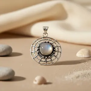 Colgante de Piedra Lunar en Oro Rosa Hecho a Mano para Mujer - Plata de Ley 925, Joyería Elegante y Delicada para Regalo - Product Image 1