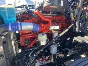 Camion semi-remorque T680 2021 d'occasion, le plus vendu, avec cabine couchette - Cabine couchette à toit moyen 450HP, prêt à l'exportation mondiale - Product Image 5