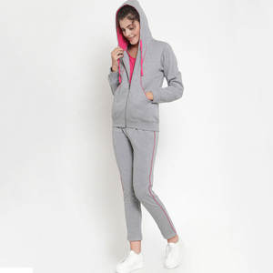 Conjunto personalizado de chándal de manga larga de moda para mujer, ajuste regular de fábrica OEM/ODM. - Product Image 1