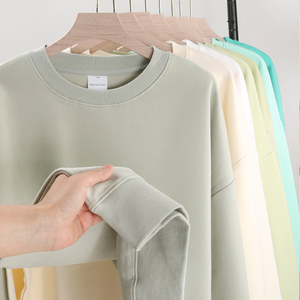 เสื้อสเวตเชิ้ตคอโอแบบใหม่สำหรับฤดูหนาว ผู้ชาย สีพื้นเรียบ น้ำหนัก 360 กรัม ผลิตจากโพลีเอสเตอร์/คอตตอน แขนยาว ปลายแขนแบบริบ ปักลายตามสั่ง - Product Image 5