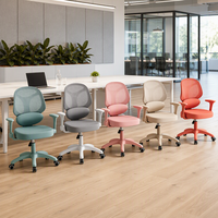 Chaise de bureau en maille nid d'abeille avec soutien lombaire réglable, accoudoirs rabattables et roulettes silencieuses pour bureau à domicile
