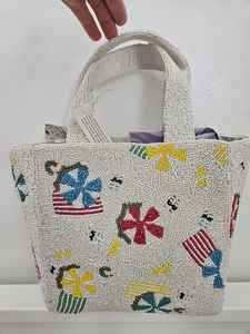 Bolso de mano con cuentas florales tropicales: Bolso fiesta mexicano con cadena cruzada - Product Image 1