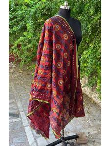 Hecho a mano Phulkari algodón Dupatta Floral bordado boda Dupatta - Product Image 3