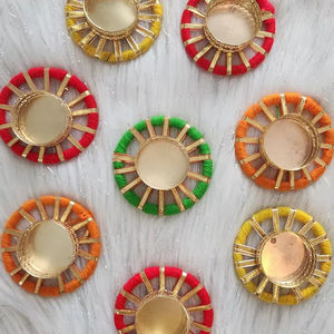 Bougeoir chauffe-plat fait à la main ensemble de 5 pièces Temple pendaison de crémaillère décor assortiment Diya titulaire spirituel Pooja accessoire - Product Image 1