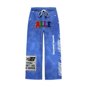 Pantalon de survêtement en molleton de coton brossé de haute qualité 320 GSM vert foncé avec imprimé graphique et broderie appliquée - Product Image 2