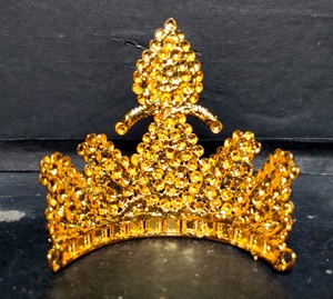 มงกุฎสไตล์ดั้งเดิมทำจากโลหะทองคำบริสุทธิ์ขายส่งใหม่ - Product Image 1