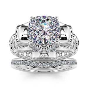 Bague de mariage Jeulia Until Death Hollow en argent sterling avec deux crânes taillés en coussin - Product Image 3