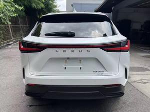 Lexus NX 350 Premium 2022, transmission intégrale, turbo, conduite à gauche, cuir de luxe, jantes R21, intérieur clair, faible kilométrage, prix abordable - Product Image 2