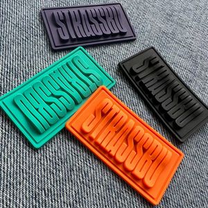 Produits à logo personnalisé Écusson de produit en PVC souple à la mode Écussons en caoutchouc PVC Étiquette en relief 3D Étiquettes en caoutchouc du vêtement pour vêtements - Product Image 6