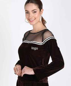 Diseño de logotipo personalizado OEM impreso y bordado nuevo diseño de moda terciopelo y diseño de red nuevo look chándales para mujer - Product Image 6