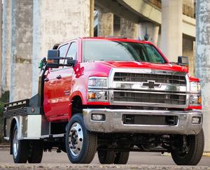 Chevrolet Silverado 4500HD 2024 Usada, Cabina Doble 4x4 con Plataforma, Equipada con Motor Diésel Dura-max de 6.6L - Product Image 1