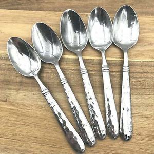 Cuillère à désert à poignée audacieuse en acier inoxydable plaqué argent avec logo et plumes réutilisables de luxe - Product Image 1