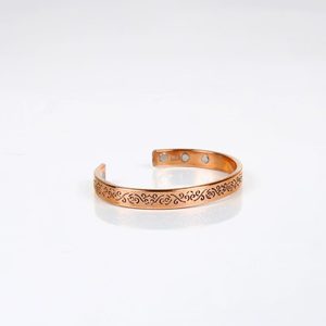 Unisex กำไลข้อมือโลหะคลาสสิกโลหะผสมทองแดงทองเหลืองพร้อมเพชรหลากหลายรูปแบบกำไล/กำไลข้อมือสำหรับเป็นของขวัญ - Product Image 3