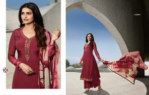 Collection de costumes pakistanais imprimés en crêpe français avec robe de soirée de travail en pierre brodée Jari multi-fils - Product Image 3