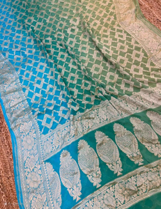 Elegante Sari Banarasi de Chifón Puro, Tejido a Máquina, con Estilo, con Bordado Zari, con Pieza de Blusa Sin Coser a Juego, Perfecto para Uso Diario, Fiestas y el Sol - Product Image 3