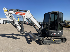 รถขุดขนาดเล็ก Bobcatts E42 รุ่น Mini Crawler Excavator แบบตีนตะขาบ พร้อมห้องโดยสารปิด สำหรับงานก่อสร้างและจัดสวน พร้อมจัดส่ง - Product Image 4