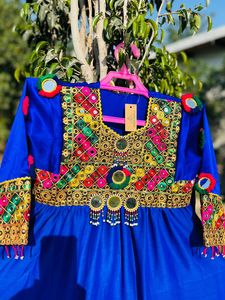 En gros personnalisé Top Vente Velours Matériel Afghan Kuchi Frock Disponible En Couleurs Et Conceptions Personnalisées robes kuchi afghanes - Product Image 3