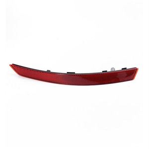 Réflecteur de pare-chocs arrière côté gauche compatible avec Audi A4 2016-2022 OEM 8W0945105C - Product Image 1
