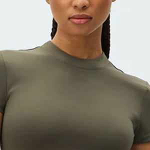 Cuello Redondo, Diseño Minimalista Moderno, Perfecto para Ropa Urbana, Logotipo Personalizado, Fabricante Mayorista, Ropa Lista para Exportar, Servicio OEM - Product Image 2