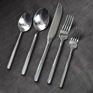 Cubiertos de Acero Inoxidable Hechos a Mano en India, Cubiertos Elegantes a un Precio Accesible, Juego de Cubiertos de Plata - Product Image 2