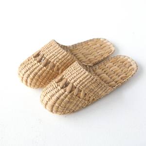 Chaussons pour femmes tissés à la main, divers modèles, sandales en jacinthe d'eau, prix bas, en vente - Product Image 5