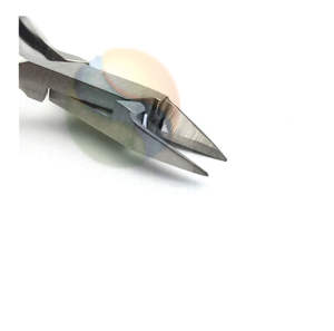 Pince à cuticules professionnelle en acier inoxydable, outil de manucure de précision, pince à cuticules de haute qualité en acier inoxydable - Product Image 4