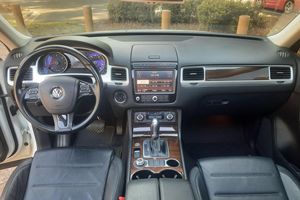 Volkswagen Touareg TDI Lux 2016 Impecable - Product Image 3