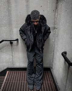 Sudaderas de hombre de gran tamaño con logotipo personalizado, sudaderas con capucha de piel y cremallera de peso pesado, forro polar de algodón, estilo de calle con hombros caídos para invierno - Product Image 3