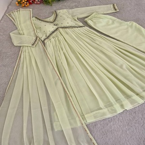 Dernier Designer Chinon Soie Broderie Travail Anarkali Kurti Set Par FabZone - Product Image 4