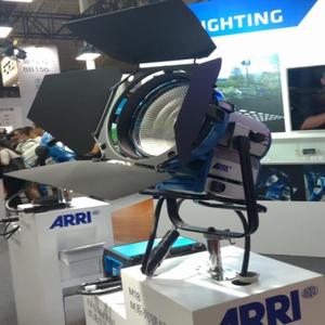 Lentilles en verre personnalisables à faible expansion de 5mm résistantes aux hautes températures pour la télévision cinématographique et l'éclairage haute puissance OEM pris en charge - Product Image 3