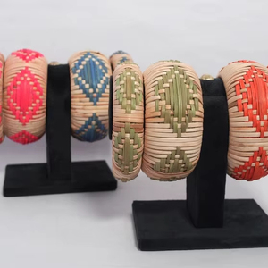 VPure Hands Veracious Weave Collection-Juego de pulseras de ratán tejidas a mano magistralmente, regalos perfectos para mujeres | niñas, - Product Image 1