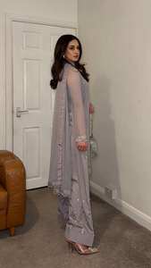 Ensemble Kurta élégant à embellissement mauve avec détails perlés et tenue de fête festive Dupatta pour femme Look ethnique glamour - Product Image 2