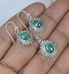 Malachite verte 925 argent Sterling pierres précieuses pendentif boucles d'oreilles ensemble élégant boucle d'oreille avec pendentif bijoux faits à la main cadeau pour elle - Product Image 2