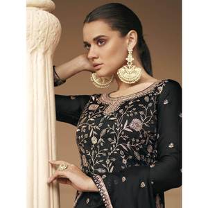 Traje Palazzo de Seda Suave para Mujer, Diseño Elegante Bordado en Negro - Product Image 5