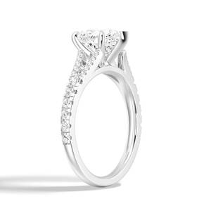 Bague de fiançailles en or 18 carats avec diamant moissanite taille cœur - Product Image 6