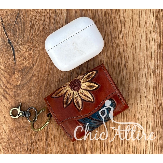 New Luxury Airpod Case Cowhide Leather Keychain Holder Hand Tooled Protective Earphone Pouch Cover Compatible with Apple Airpods