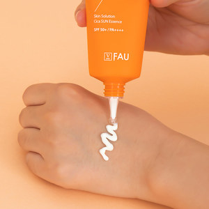 FAU SKIN SOLUTION CICA SUN ESSENCE 50g Loción Facial Coreana con Colágeno, Crema Antiarrugas, Iluminadora y Nutritiva - Product Image 2