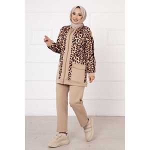 Conjunto Casual de Dos Piezas con Estampado de Leopardo y Visón, Talla XS, Top Corto sin Cuello y Pantalones Cortos Ajustados para Otoño - Product Image 1