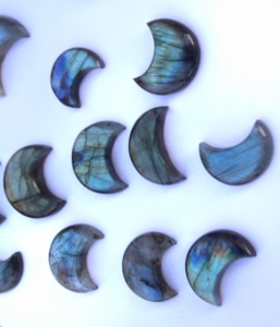 AAA + Haute Qualité Bleu Multi-Feu Labradorite Lune Lisse Coupe Polie Naturel Rose-Couleur Gemme Chaleur Pierres Précieuses Lâches - Product Image 3