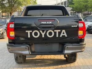 Toyota Hilux Usada, 4x4, Doble Cabina, Transmisión Automática, Modelo 2025, 100% en Perfecto Estado, 1 Año de Garantía - Product Image 3